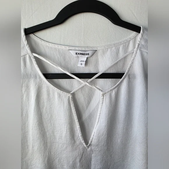 Express White Crisscross V-Neck Blouse Minimalist Chic Quiet Luxury Clean Girl - Picture 3 of 10